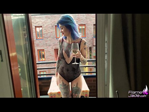 ❤️ Te kotiro tino nui e ngotea ana me te karepe me te whana i raro i te rangi tuwhera ❌ Pono pakeke i mi.porno24-7.ru ❌️❤